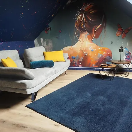 Holiday home Avec Jacuzzi Privatif Loft Sensation Romantique